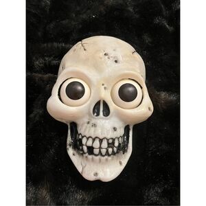 Vintage Y2K Halloween Playtronix Talking Skeleton Skull Plaque Moving Eyes Works